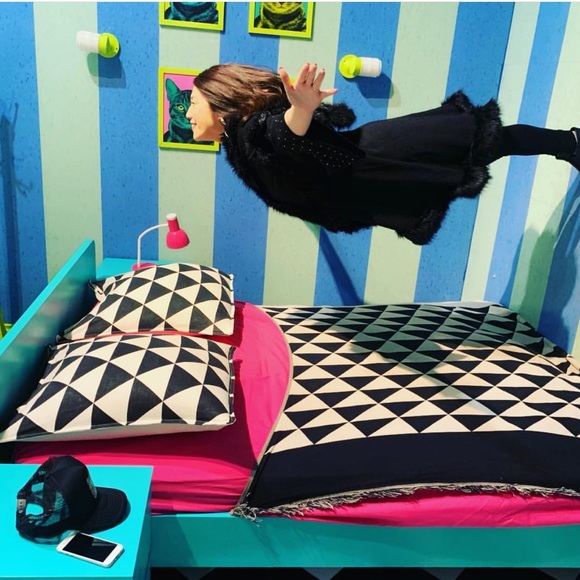 ELEGANT Black Faux Fur Double Layer CAPE Coat - Picture 8 of 9